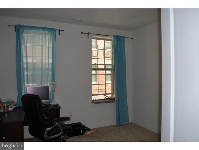 Building Photo - 105 Brinley Ct