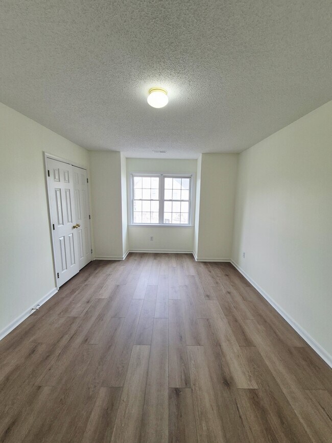 Building Photo - 7221 Oakmere Ct