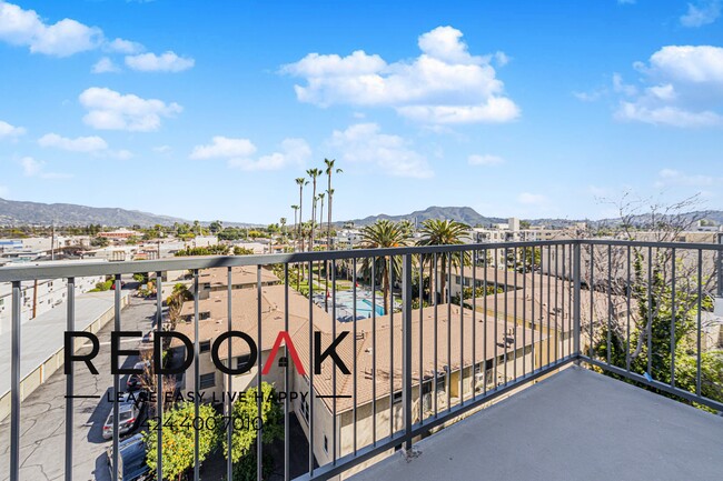 Building Photo - 5320 Cartwright Ave