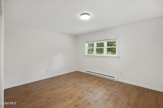 Building Photo - 40 Pheasant Ct
