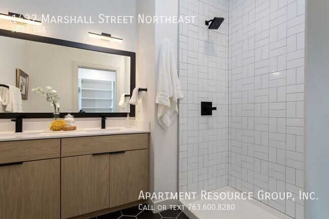 Building Photo - 1432 Marshall St NE