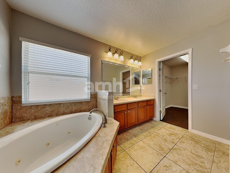 Building Photo - 15046 Braywood Trail