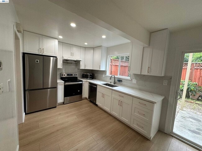 Building Photo - 157 El Dorado Common