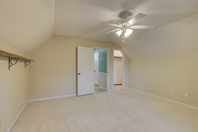 Building Photo - 2315 Treetop Ln