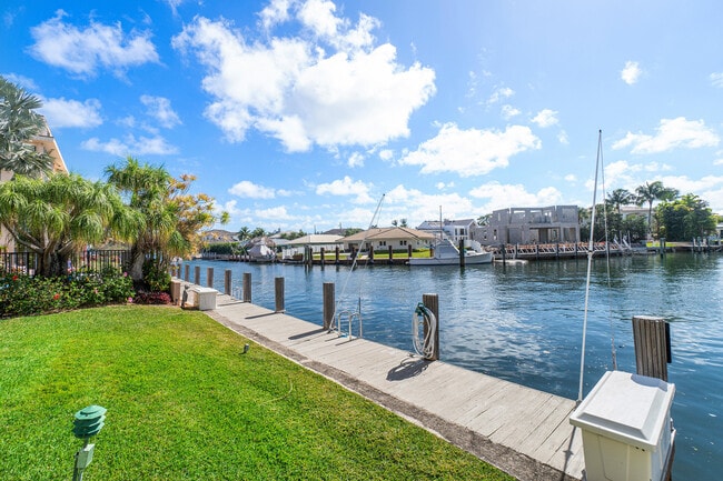 Building Photo - 698 NE Spanish River Blvd