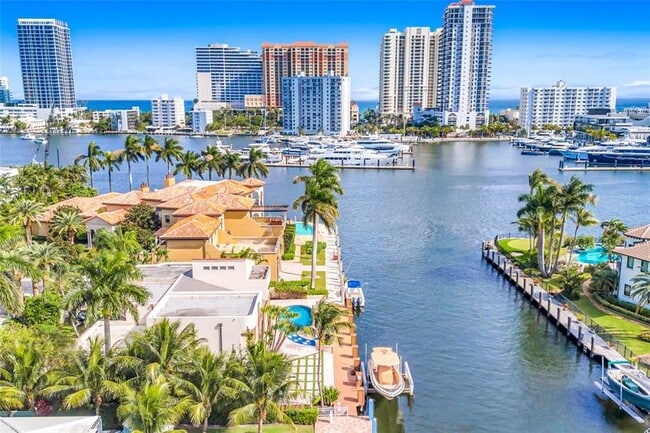 Building Photo - 2626 Castilla Isle