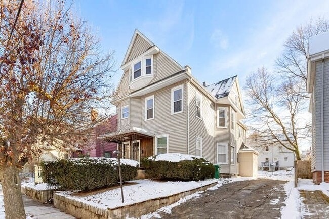 Building Photo - 46 Quincy St