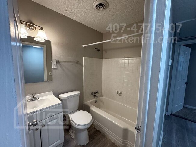 Building Photo - 3812 Rodby Dr