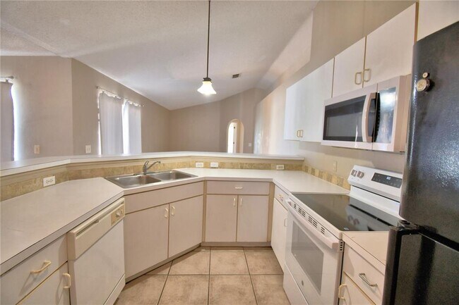 Building Photo - 1060 Dudley Dr