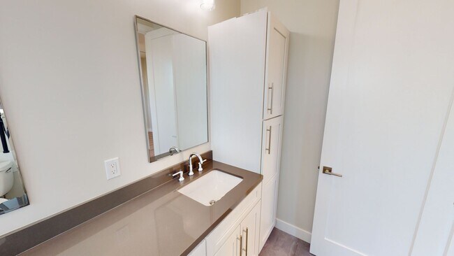 Building Photo - 212-214 IB Blvd.