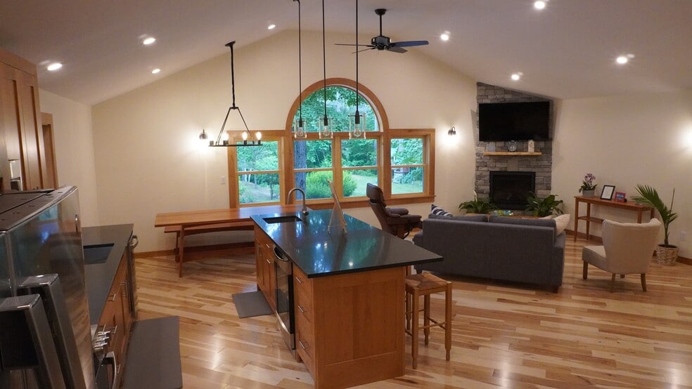 Building Photo - 6316 Vt 14