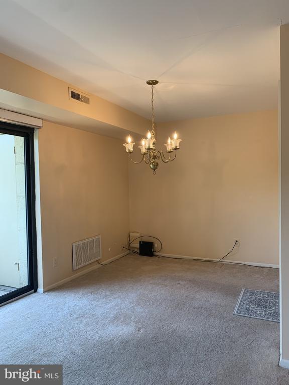 Building Photo - 6147 Leesburg Pike