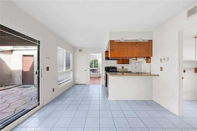 Building Photo - 10441 Rutgers Way