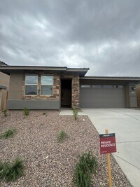 Building Photo - LIKE NEW 4 BEDROOM IN PEORIA