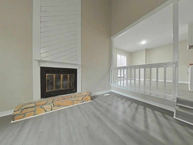 Building Photo - 857 Danish Dr