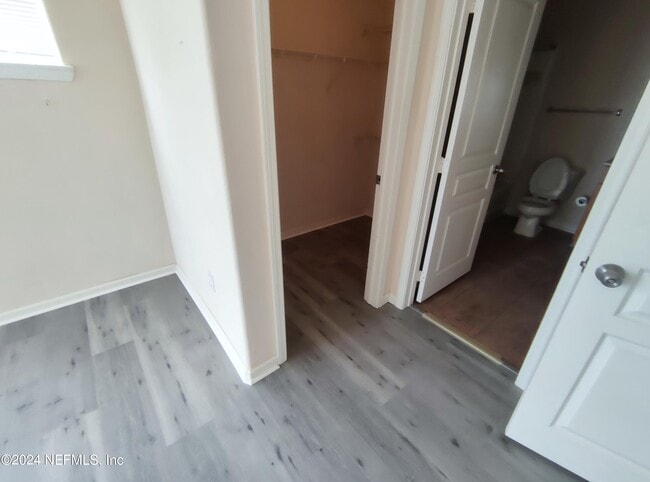 Building Photo - 8290 FL-211