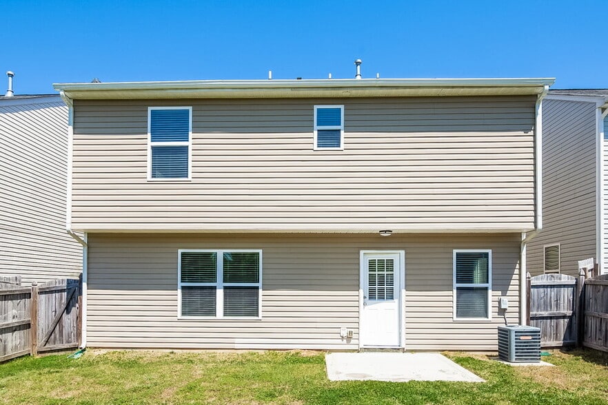 Building Photo - 4617 Esmeralda Drive