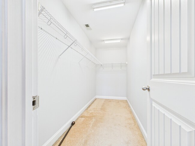 Building Photo - 13820 Netherton Ln