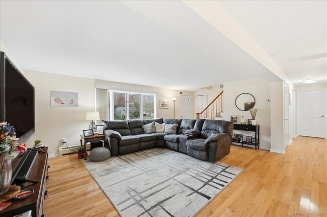 Building Photo - 198 Dartmouth Dr