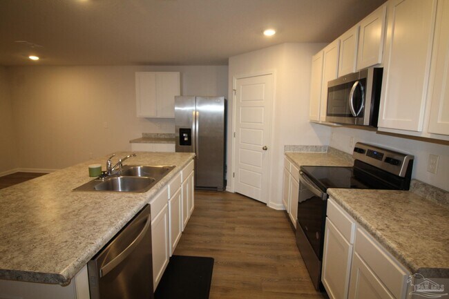 Building Photo - 1021 Lovebird Ct