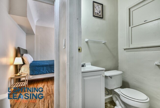 Building Photo - 723 S Alvarado St