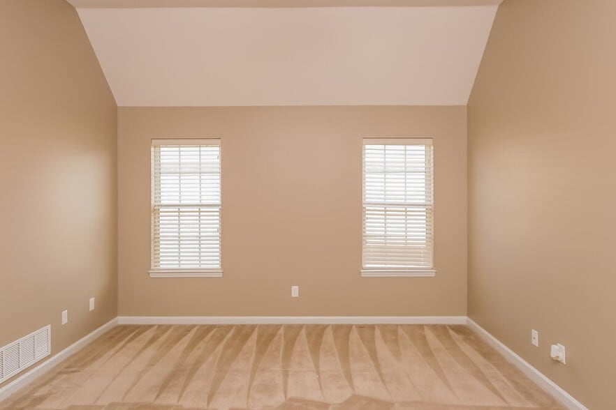 Building Photo - 8390 Pinnacle Dr
