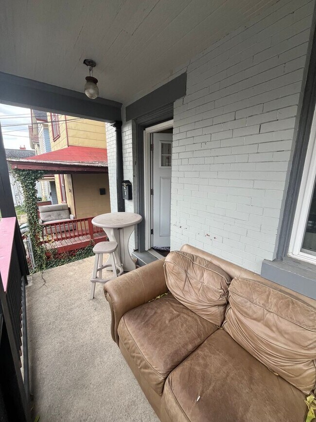 Building Photo - Five Bedroom Available for 26-27 School Year!