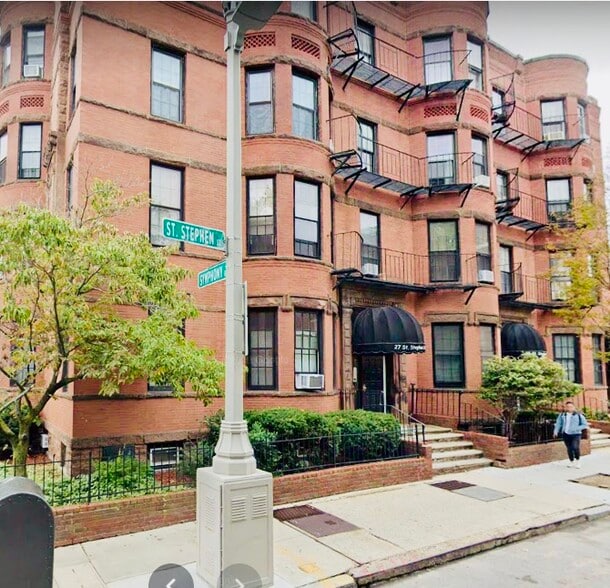 Building Photo - 27 Saint Stephen St