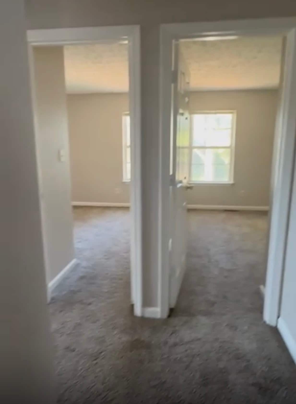 Building Photo - 1138 School Side Dr