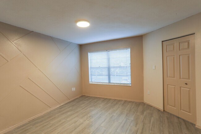 Building Photo - 3655 Atrium Dr