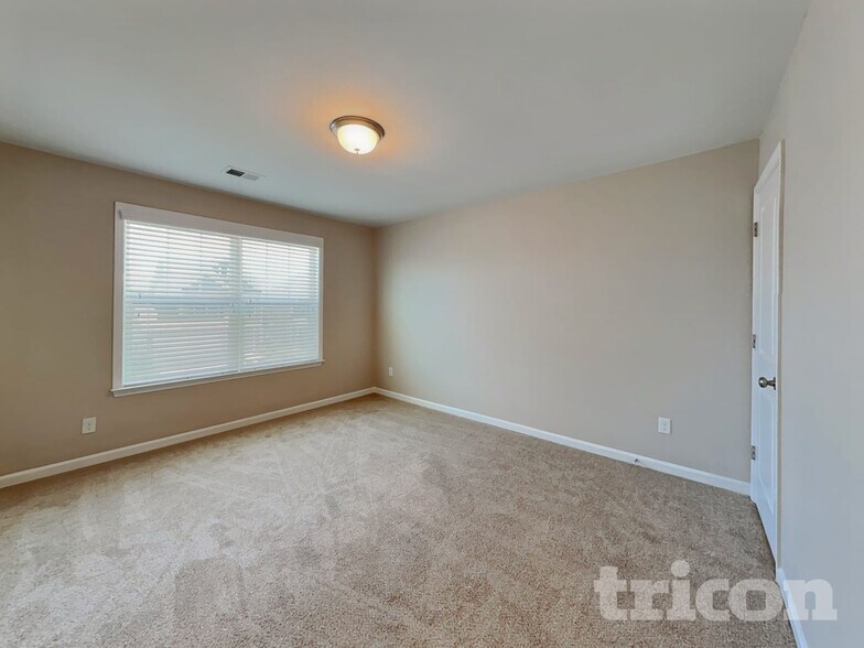 Building Photo - 158 Eventine Way