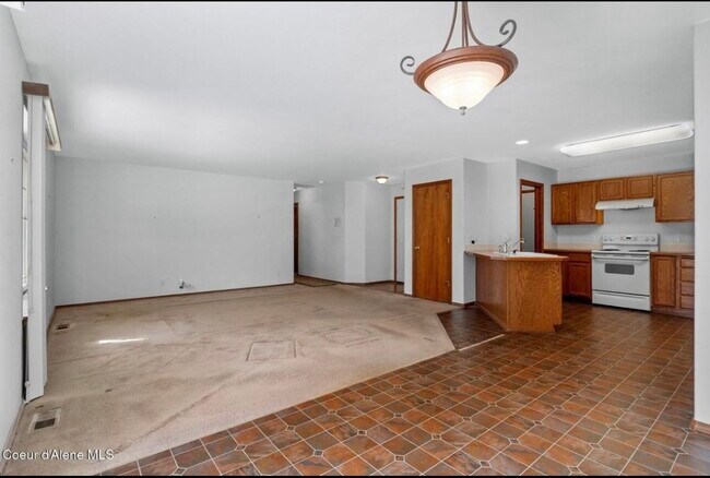 Building Photo - 8182 N Brookside Dr