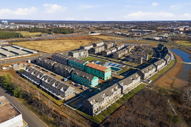 Building Photo - 1017 Venifena Terrace SE