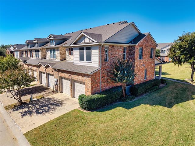 Building Photo - 2725 Hyde Park Dr