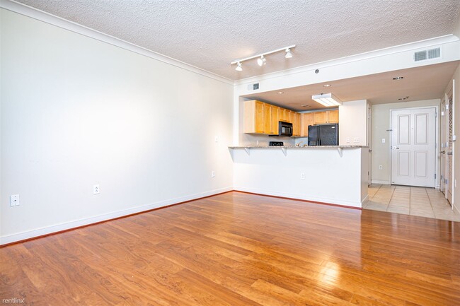 Building Photo - 1 br, 1 bath Condo - 777 7th Street Northwest