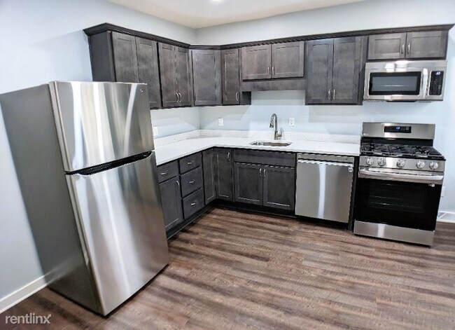 Building Photo - 2 br, 1 bath Townhome - 5329 Brown Way