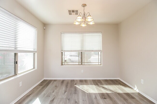 Building Photo - 13402 W Watson Ln