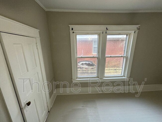 Building Photo - 605 Hammond St