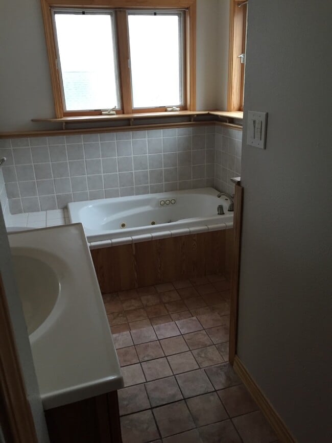 Building Photo - 127 Hyers St