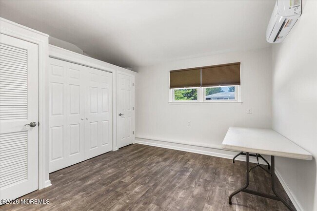 Building Photo - 774 Nassau Dr
