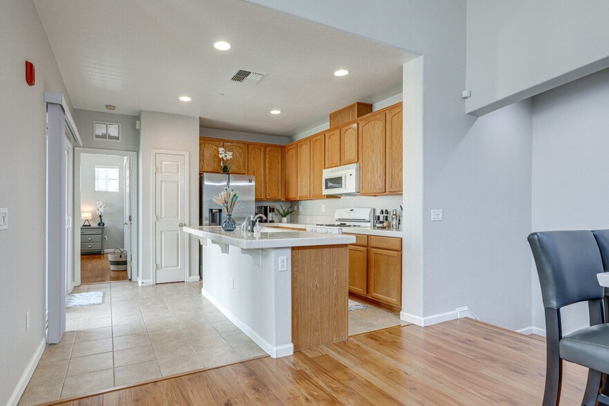 Building Photo - 7515 Sheldon Rd