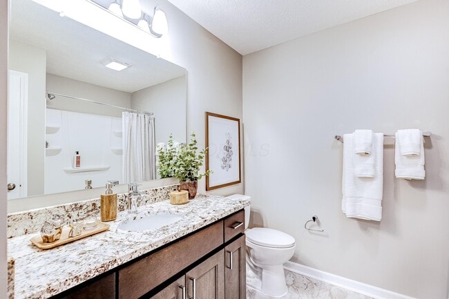 Building Photo - 25 Glade Lp