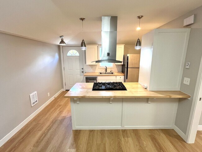 Building Photo - HOLLJ01