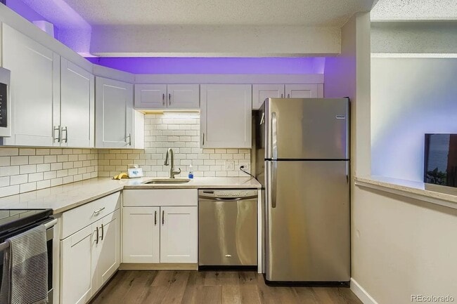 Building Photo - 555 E 10th Ave