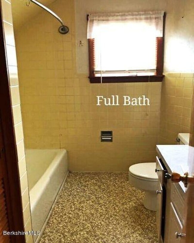 Building Photo - 38 Bryant St