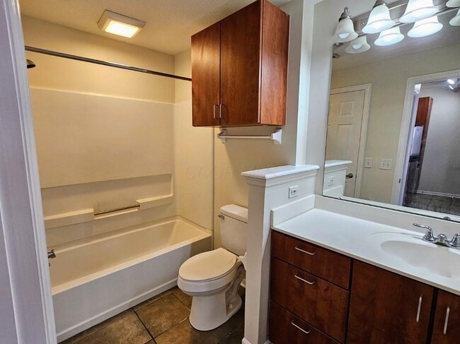 Building Photo - 120 E Mound St