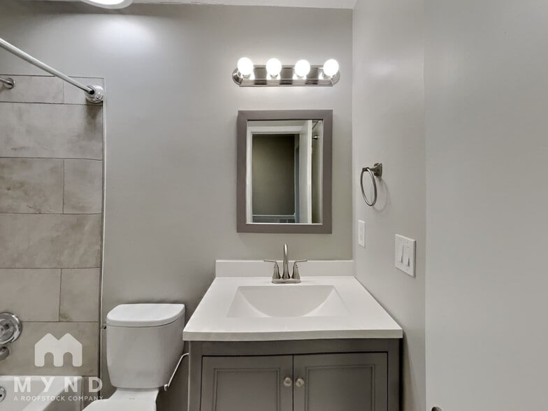 Building Photo - 404 Wedgewood Way