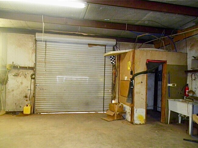 Building Photo - 8707 Private Rd 7355