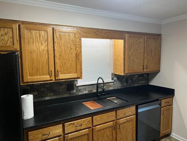 Building Photo - **COMING SOON** in Merrymont subdivision