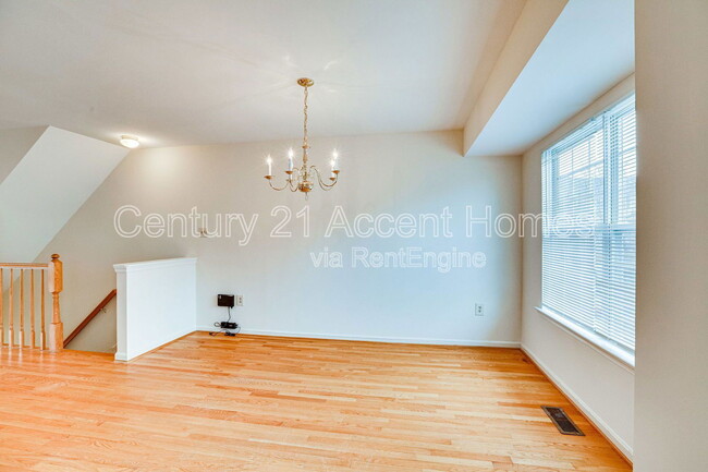 Building Photo - 6008 Keble Dr